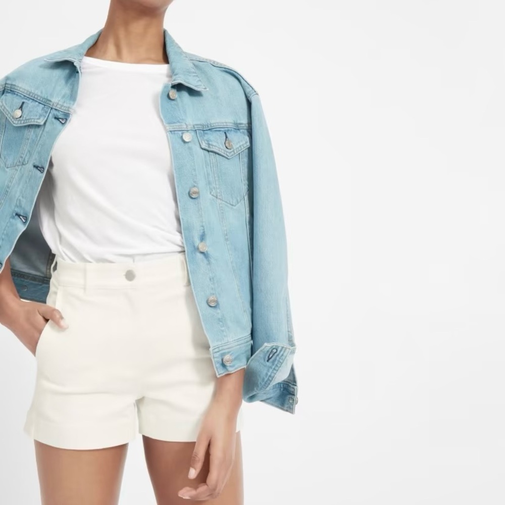 Everlane The Cotton Twill Short
Size: 00/XXS
Color: Bone/White